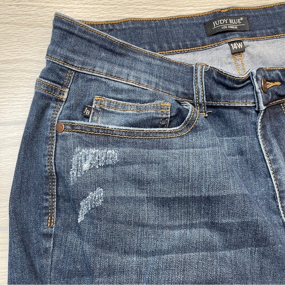 Judy Blue JB82251DK Relaxed Fit Straight Leg Stretch Jeans Women’s Size 14W - Picture 4 of 12